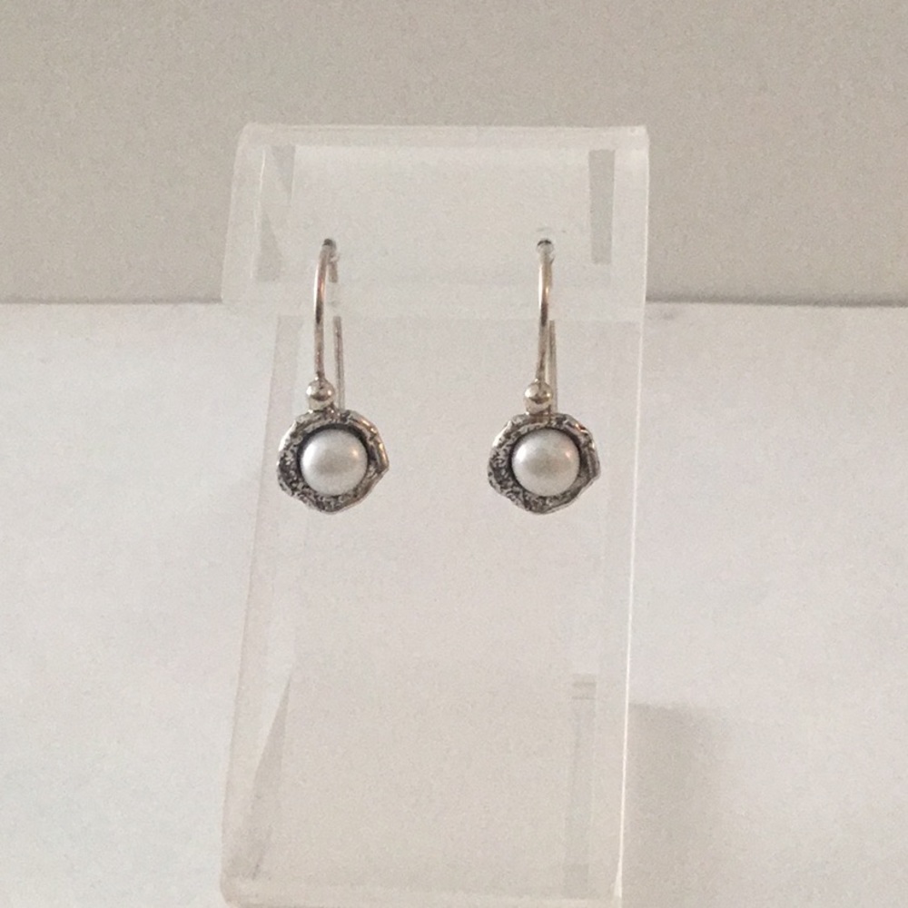 Sterling silver pearl earrings